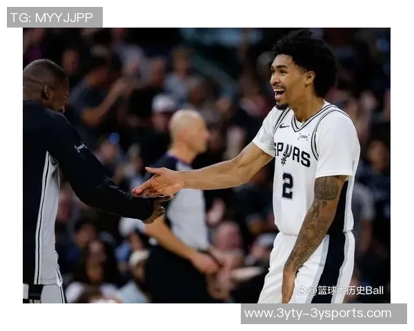 哈珀谈球队团结精神强调成员间互助与共同成功的重要性